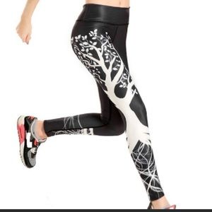 Black and White Tree Pattern Leggings